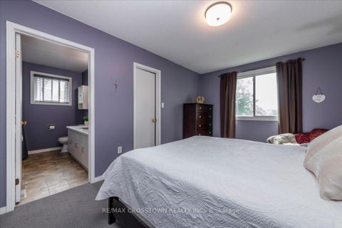 Photo 12 at 17 Knicely Road, Painswick North, Barrie