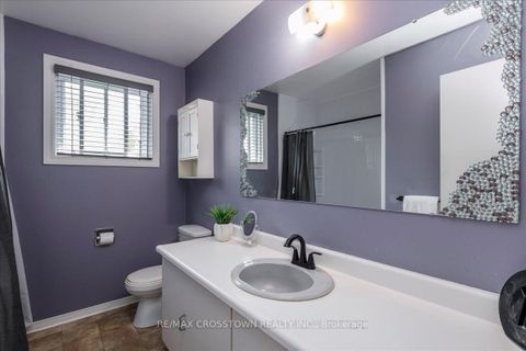 Photo 13 at 17 Knicely Road, Painswick North, Barrie