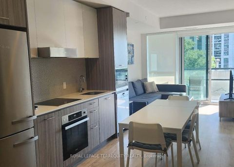 Photo 3 at 501 - 11 Lillian Street, Mount Pleasant West, Toronto