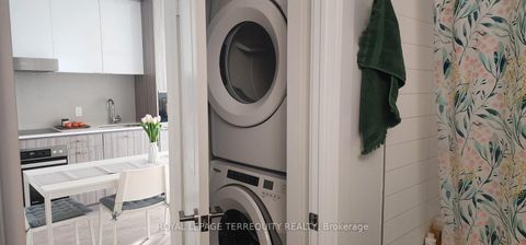 Photo 20 at 501 - 11 Lillian Street, Mount Pleasant West, Toronto