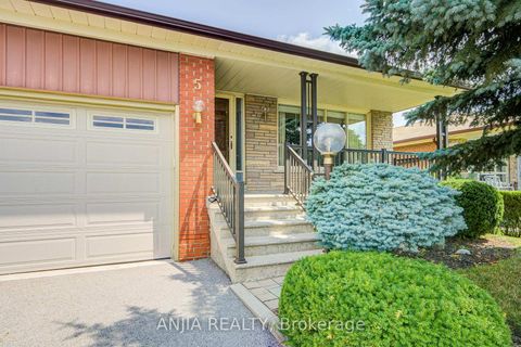 Photo 3 at 5 Brantford Drive, L'Amoreaux, Toronto