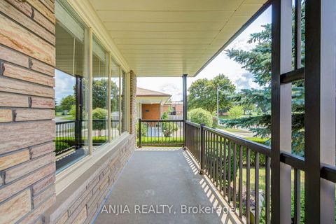 Photo 4 at 5 Brantford Drive, L'Amoreaux, Toronto