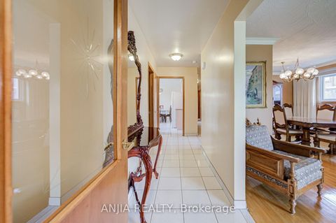 Photo 7 at 5 Brantford Drive, L'Amoreaux, Toronto