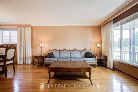 Photo 9 at 5 Brantford Drive, L'Amoreaux, Toronto