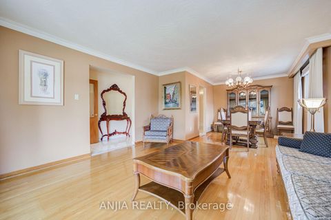 Photo 10 at 5 Brantford Drive, L'Amoreaux, Toronto