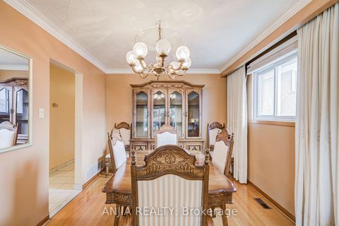 Photo 13 at 5 Brantford Drive, L'Amoreaux, Toronto