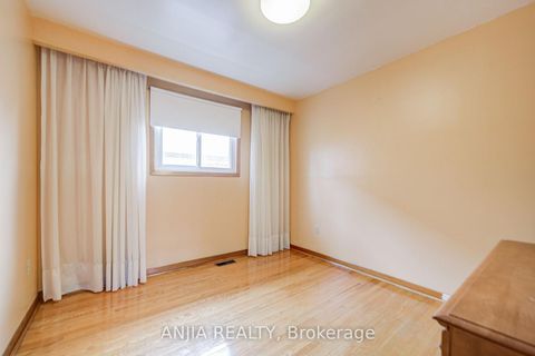 Photo 19 at 5 Brantford Drive, L'Amoreaux, Toronto