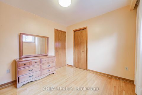 Photo 20 at 5 Brantford Drive, L'Amoreaux, Toronto