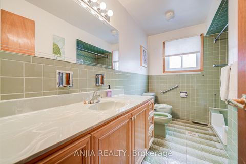 Photo 21 at 5 Brantford Drive, L'Amoreaux, Toronto