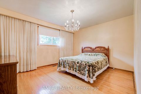 Photo 22 at 5 Brantford Drive, L'Amoreaux, Toronto