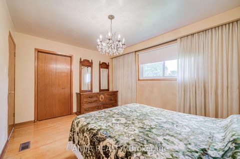 Photo 23 at 5 Brantford Drive, L'Amoreaux, Toronto