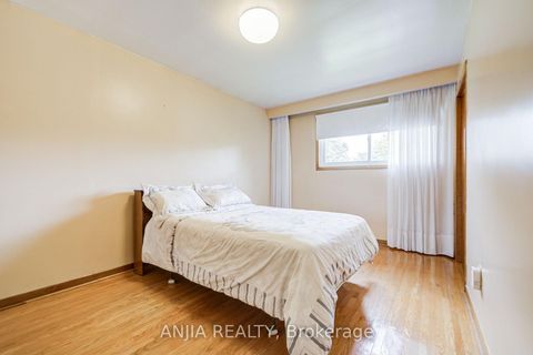 Photo 24 at 5 Brantford Drive, L'Amoreaux, Toronto