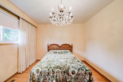 Photo 27 at 5 Brantford Drive, L'Amoreaux, Toronto