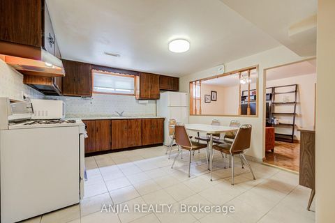 Photo 30 at 5 Brantford Drive, L'Amoreaux, Toronto