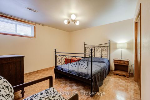 Photo 32 at 5 Brantford Drive, L'Amoreaux, Toronto