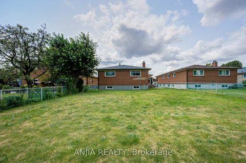 Photo 45 at 5 Brantford Drive, L'Amoreaux, Toronto