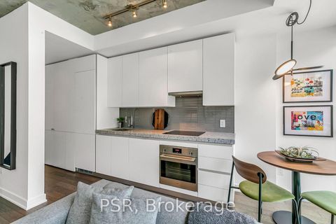 Photo 12 at 620 - 629 King Street W, Waterfront Communities C1, Toronto