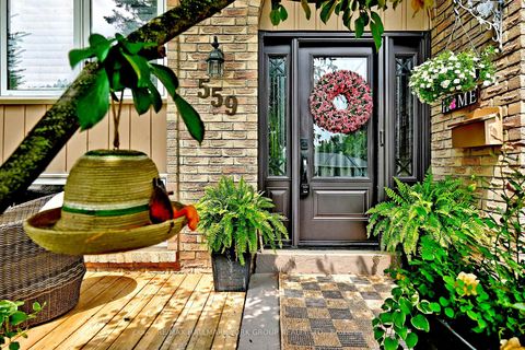Photo 3 at 559 Haines Road, London, Newmarket