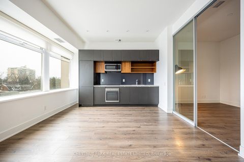 Photo 9 at 416 - 111 St Clair Avenue W, St. Clair, Toronto