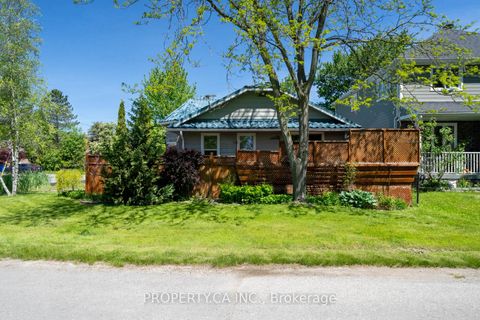 Photo 3 at 131 Cook's Bay Drive, Keswick North, Georgina