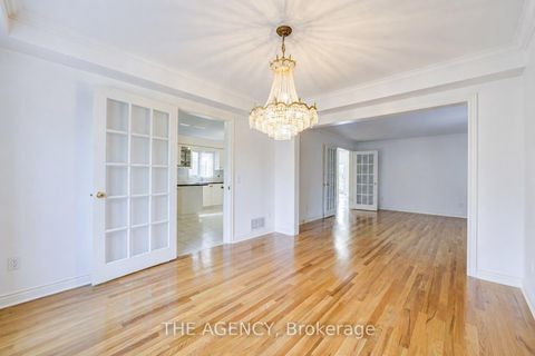 Photo 6 at 68 Townsgate Drive, Yorkhill, Vaughan
