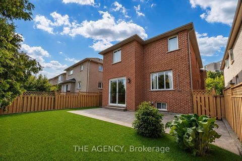Photo 19 at 68 Townsgate Drive, Yorkhill, Vaughan