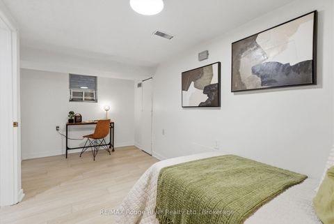Photo 16 at 7 Heyworth Crescent, Danforth, Toronto