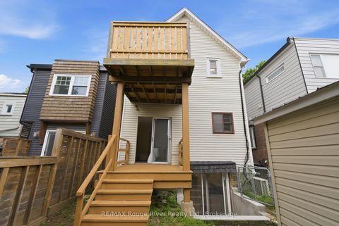 Photo 33 at 7 Heyworth Crescent, Danforth, Toronto