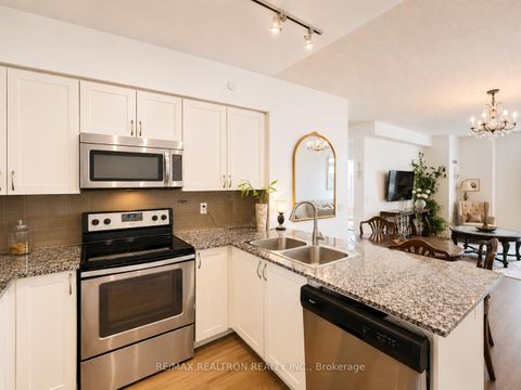 Photo 3 at 1904 - 7890 Bathurst Street, Beverley Glen, Vaughan