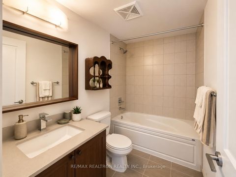 Photo 12 at 1904 - 7890 Bathurst Street, Beverley Glen, Vaughan