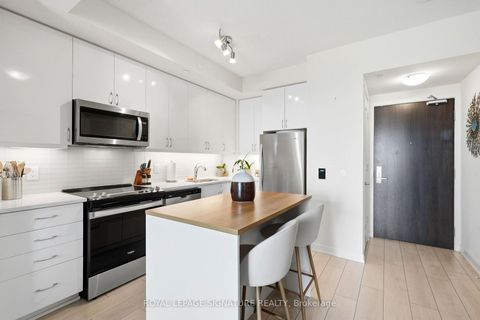 Photo 4 at 2403 - 38 Annie Craig Drive, Mimico, Toronto
