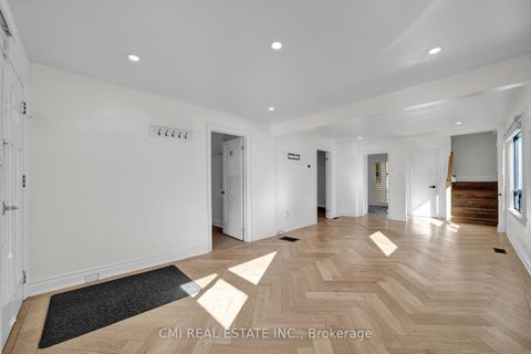 Photo 6 at 153 Clarence Street, West Woodbridge, Vaughan