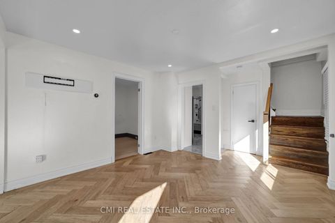 Photo 12 at 153 Clarence Street, West Woodbridge, Vaughan