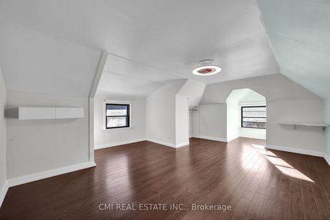 Photo 32 at 153 Clarence Street, West Woodbridge, Vaughan