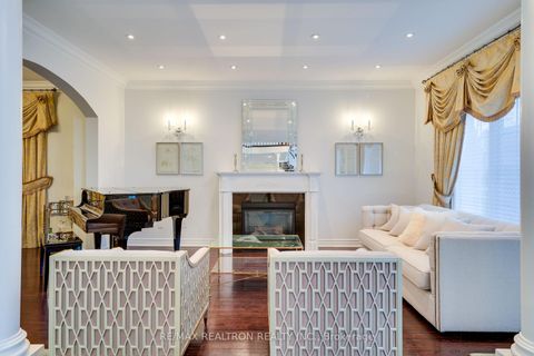 Photo 11 at 117 Theodore Place, Yorkhill, Vaughan