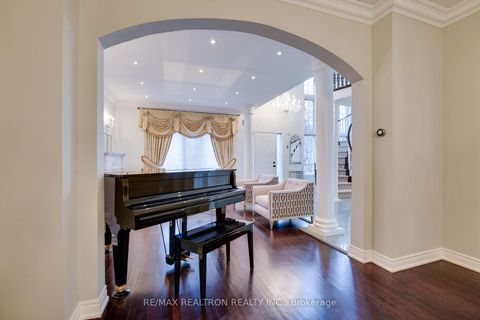Photo 15 at 117 Theodore Place, Yorkhill, Vaughan