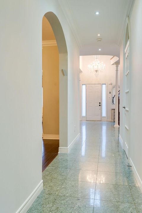 Photo 18 at 117 Theodore Place, Yorkhill, Vaughan
