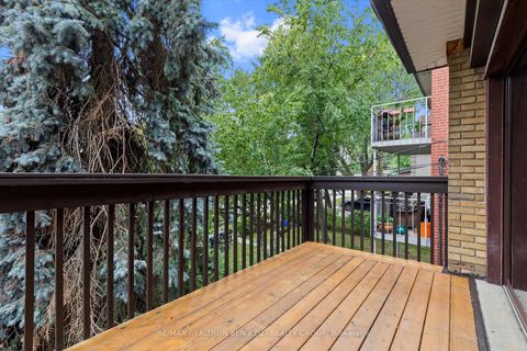 Photo 4 at 304 Roselawn Avenue, Eglinton, Toronto