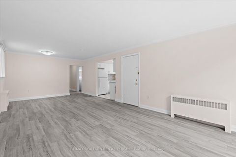 Photo 5 at 304 Roselawn Avenue, Eglinton, Toronto