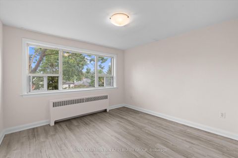 Photo 11 at 304 Roselawn Avenue, Eglinton, Toronto