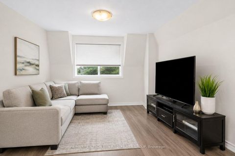 Photo 21 at 304 Roselawn Avenue, Eglinton, Toronto