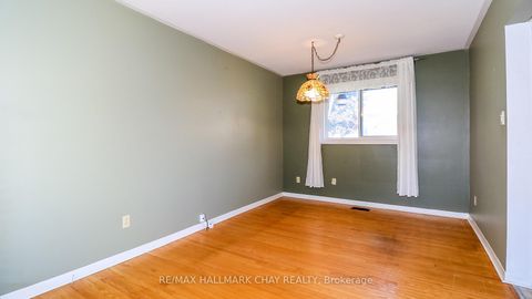 Photo 7 at 178 Rose Street, Wellington, Barrie