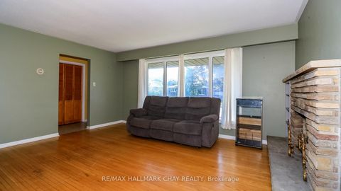 Photo 8 at 178 Rose Street, Wellington, Barrie