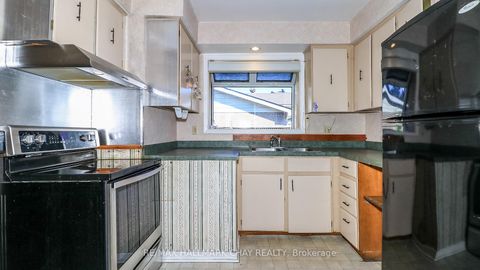 Photo 9 at 178 Rose Street, Wellington, Barrie