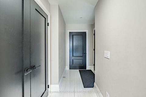 Photo 2 at 138 Jackman Crescent, West Woodbridge, Vaughan