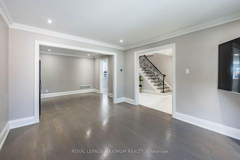 Photo 6 at 138 Jackman Crescent, West Woodbridge, Vaughan