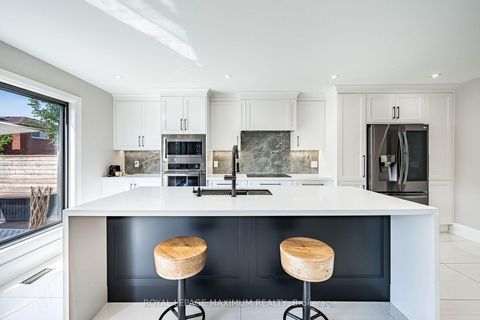 Photo 10 at 138 Jackman Crescent, West Woodbridge, Vaughan