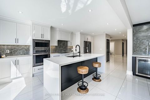 Photo 12 at 138 Jackman Crescent, West Woodbridge, Vaughan