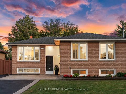 Photo 1 at 305 Pleasant Avenue, Newtonbrook West, Toronto
