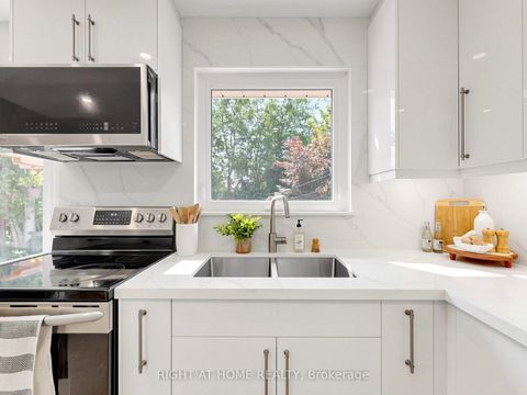 Photo 17 at 305 Pleasant Avenue, Newtonbrook West, Toronto